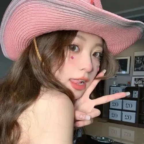中间女孩